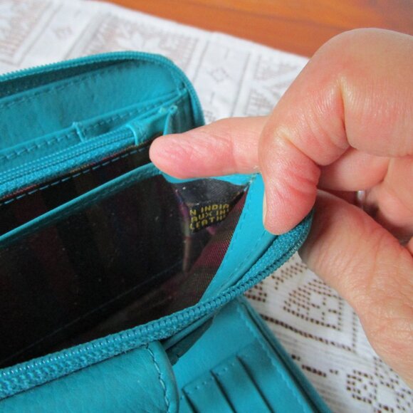 Turquise blue leather wallet, multiple sections, RFID blocking. New condition - Picture 7 of 13